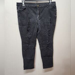 Silver Crush Capri Jeans 17 / 18 Black Distressed Casual‎ Plus C140 Z